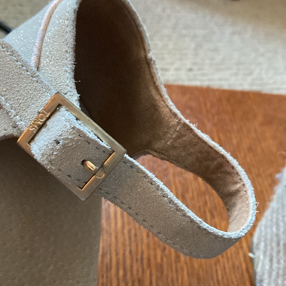 TOMS SHIMMER SINENNA GOLD WITH PINK TRIM Espadrille Sandal Wedges size 7.5 W - Picture 4 of 10